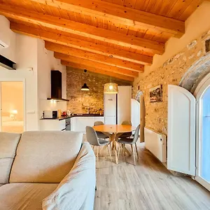 Ganganell Atic Con Terraza En Appartement Besalú